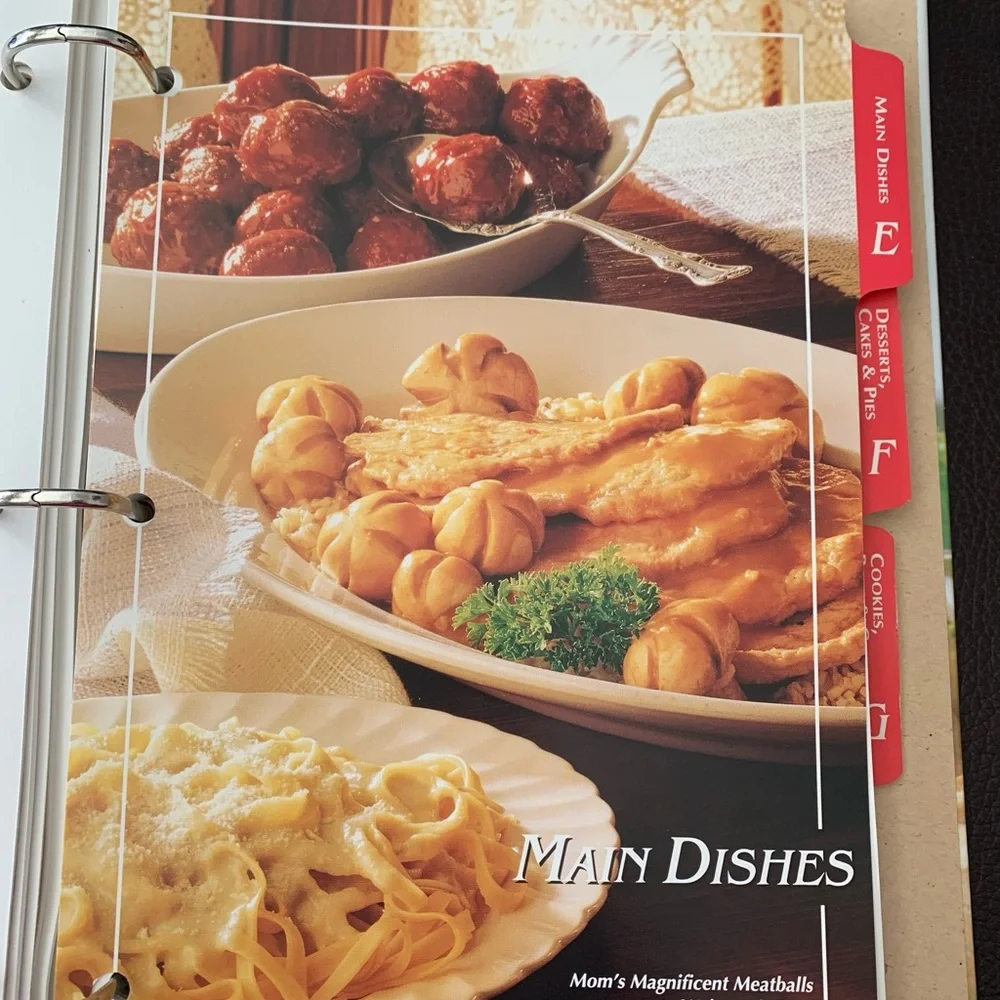 Vintage Cookbook 3 Ring Binder Simply Delicious Herbergers Employees Recipes